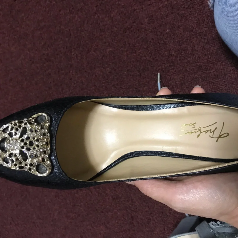 Thalia Sodi Black and Gold Heels Size 6 - Picture 8 of 9